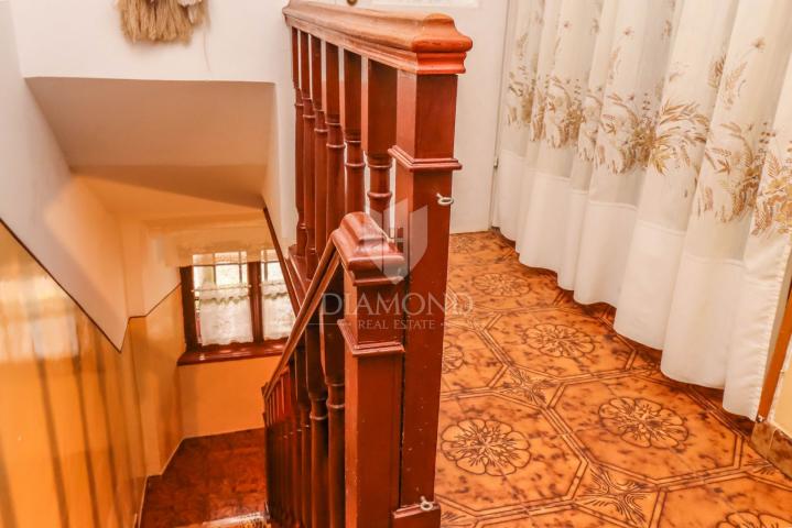 Umag, okolica-  Dvoetažni stan s pogledom na more !