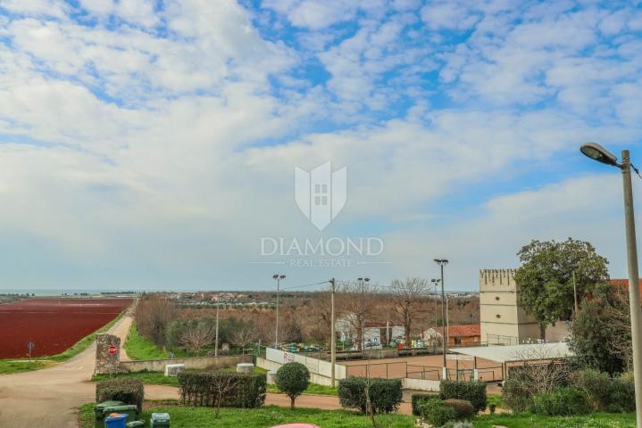 Umag, okolica-  Dvoetažni stan s pogledom na more !