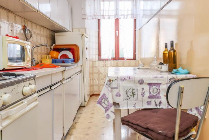 Umag, okolica-  Dvoetažni stan s pogledom na more !