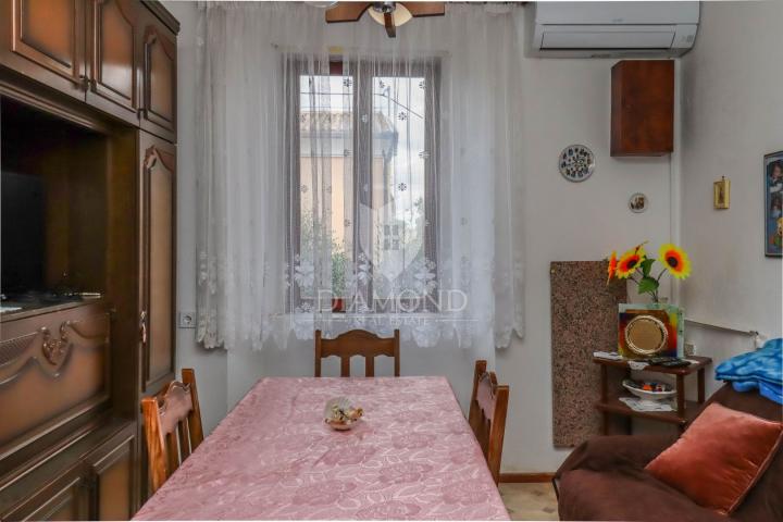 Umag, okolica-  Dvoetažni stan s pogledom na more !