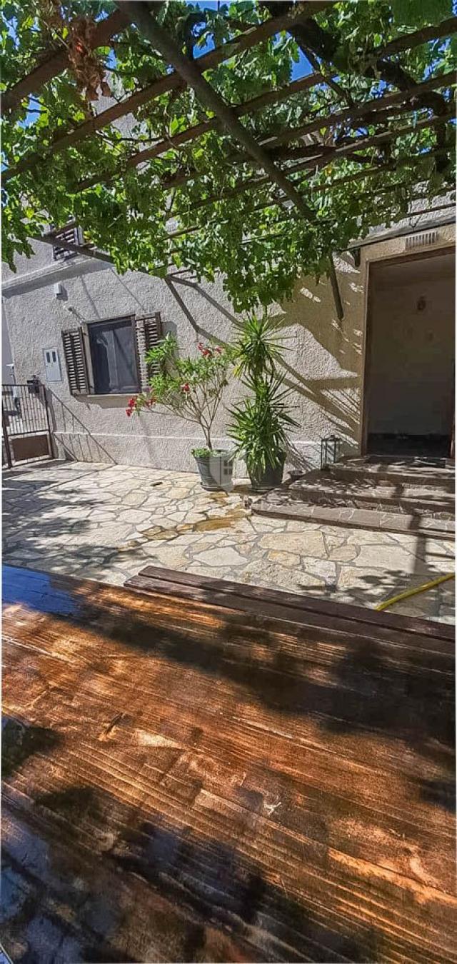 Medulin, okolica, istarska kuća 150m od mora! 