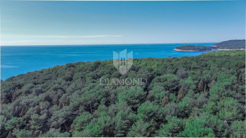 Pula, attraktives Grundstück mit Genehmigung, in Strandnähe