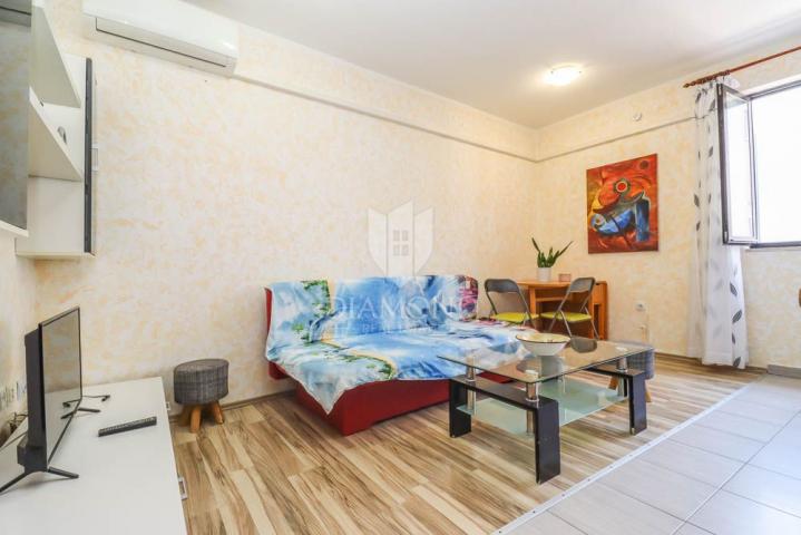 Dva stana sa potencijalom u blizini centra Pule