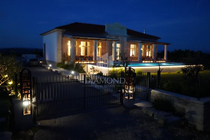 Poreč, Umgebung, Einzigartige Villa mit Pool