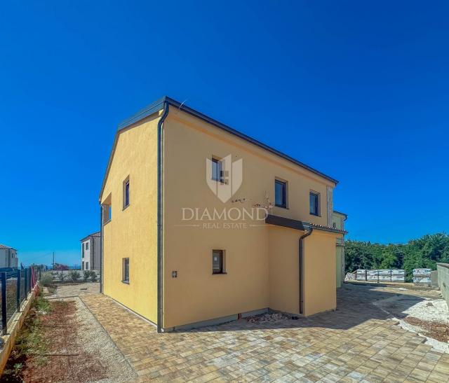 Moderna dvojna kuća u Krnici