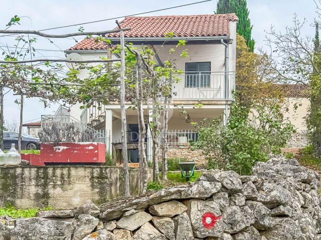 Oprtalj, kuća za renovaciju