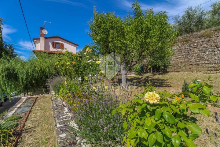 Grožnjan, Haus in toller Lage mit großem Garten