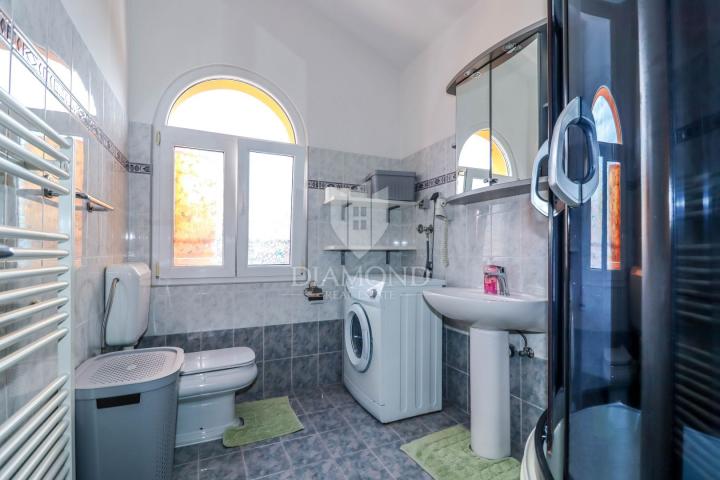 Rovinj, house with multiple residential units for living or renting