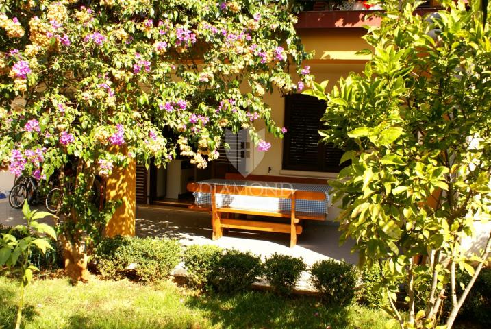 Rovinj, house with multiple residential units for living or renting