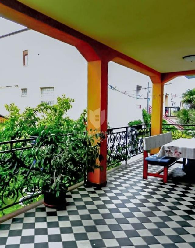 Rovinj, house with multiple residential units for living or renting