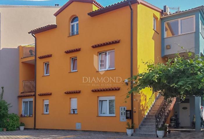 Rovinj, house with multiple residential units for living or renting