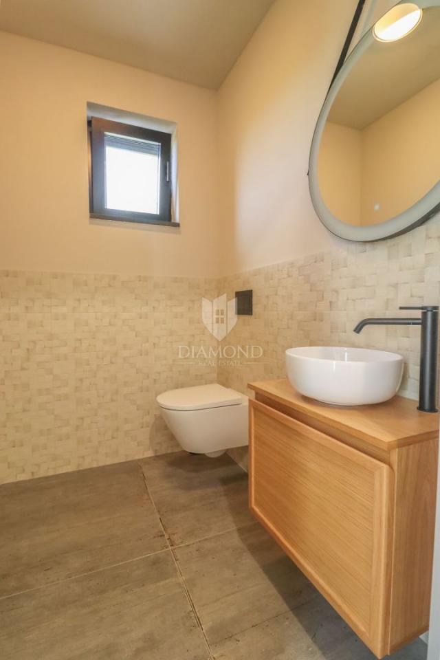 Prodaje se luksuzna vila s bazenom u Krnici