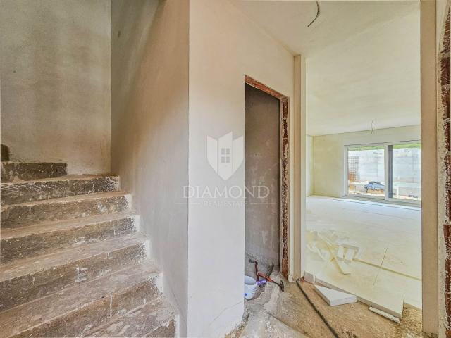 Savudrija, surroundings! Modern house with swimming pool!