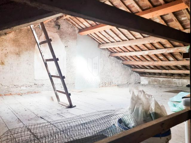 Poreč, okolica - kuća s dvorištem u centru 