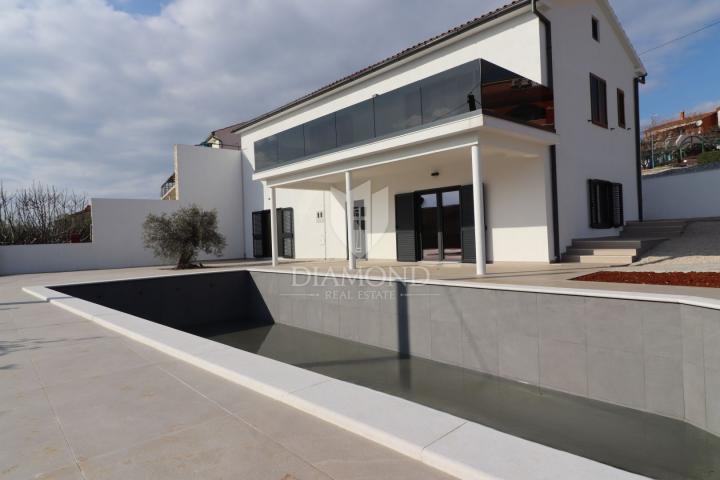 Poreč, okolica, kuća s dva stana i panoramskim pogledom na more