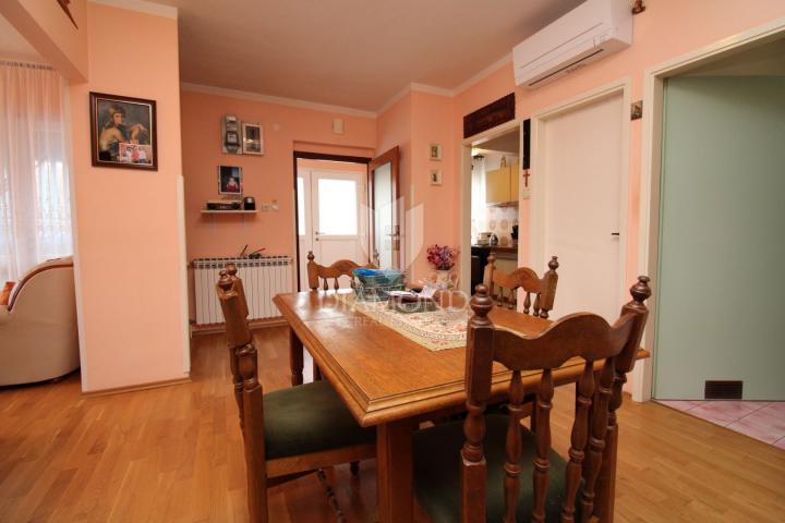 Labin, obiteljska kuća u predgrađu 