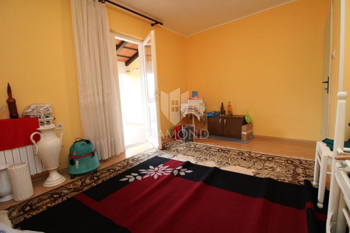 Labin, obiteljska kuća u predgrađu 