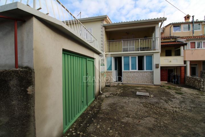 Labin, obiteljska kuća u predgrađu 