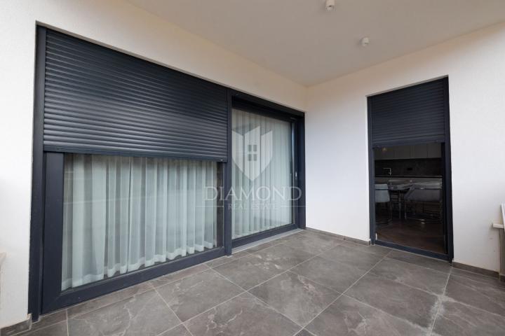 Rovinj, nov opremljen stan s tri spavaće, 500 m od mora