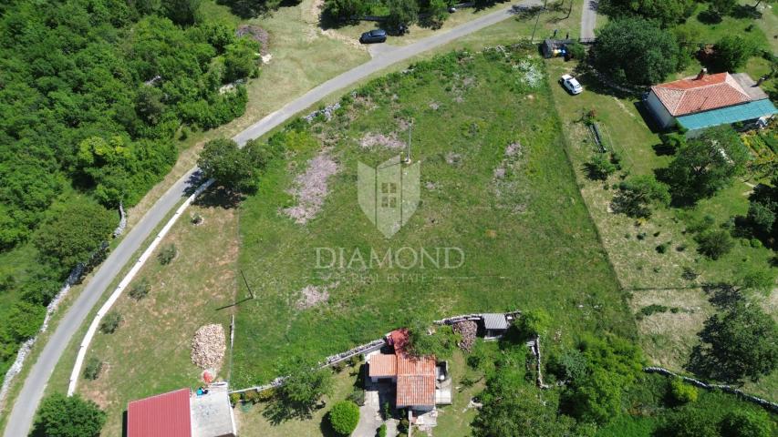 GRAĐEVINSKO ZEMLJIŠTE SA PROJEKTOM I DOZVOLOM