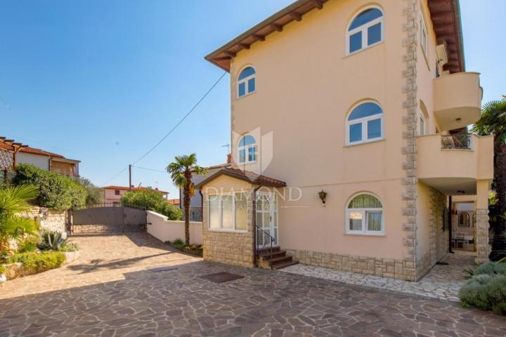 Istra, Umag, očaravajuća vila 1. red do mora
