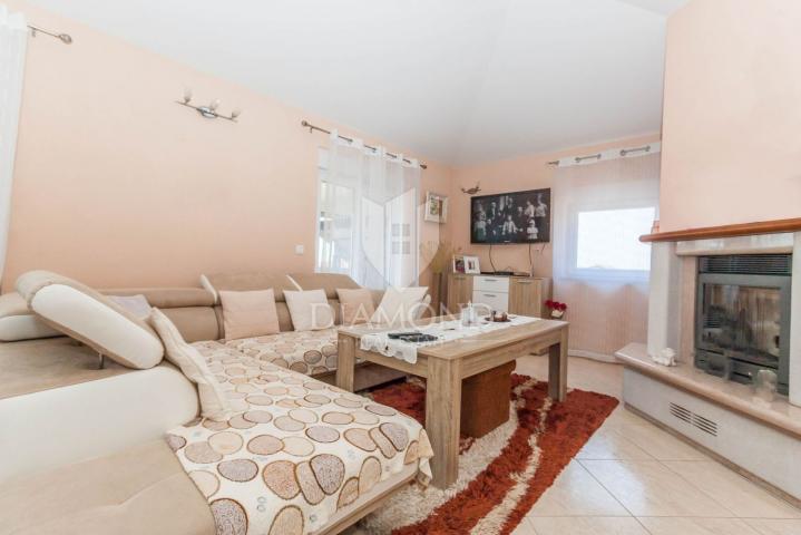 Novigrad, stan 134 m2 s predivnim pogledom na more!