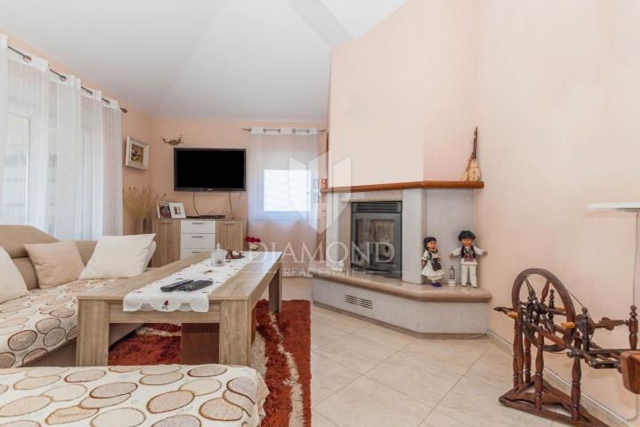 Novigrad, stan 134 m2 s predivnim pogledom na more!