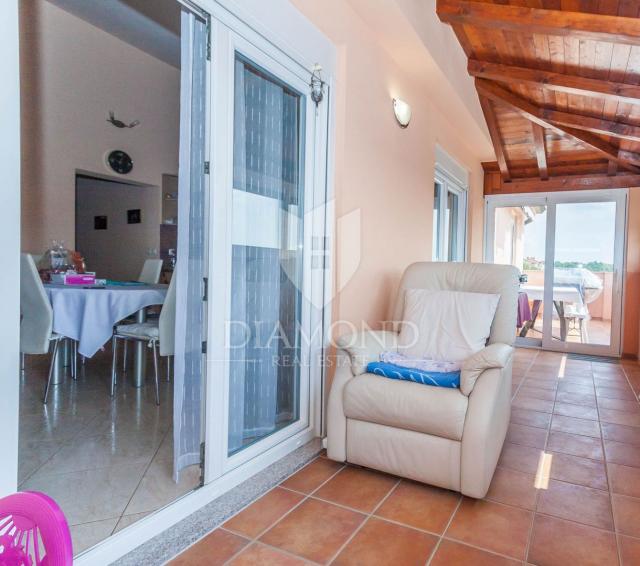 Novigrad, stan 134 m2 s predivnim pogledom na more!