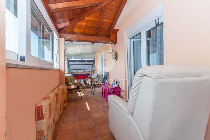 Novigrad, stan 134 m2 s predivnim pogledom na more!