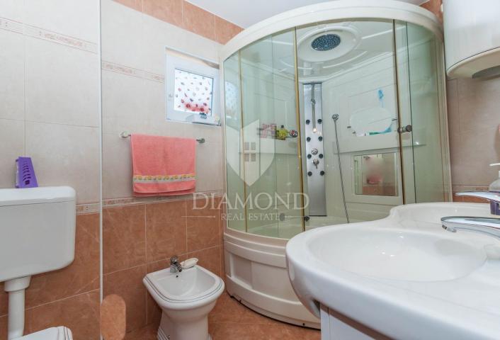 Novigrad, stan 134 m2 s predivnim pogledom na more!