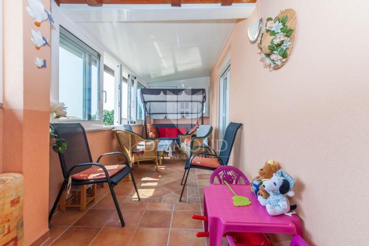 Novigrad, stan 134 m2 s predivnim pogledom na more!