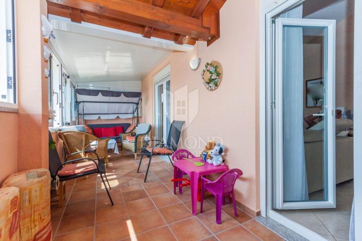 Novigrad, stan 134 m2 s predivnim pogledom na more!