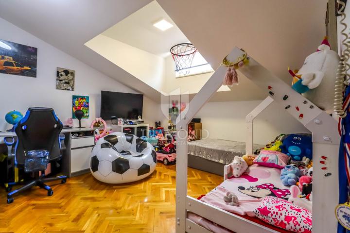 Rovinj, Umgebung, geräumige Familienwohnung in ruhiger Lage