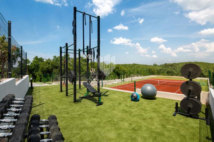 Vrsar – Umgebung: Villa mit Pool und Tennisplatz