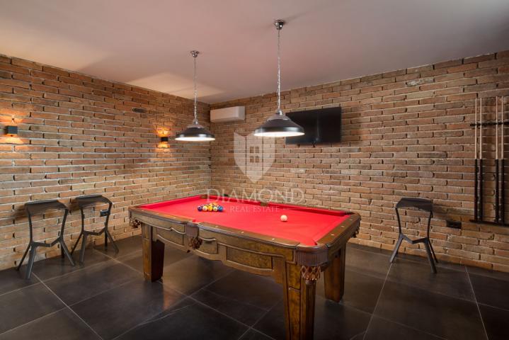 Vrsar – Umgebung: Villa mit Pool und Tennisplatz