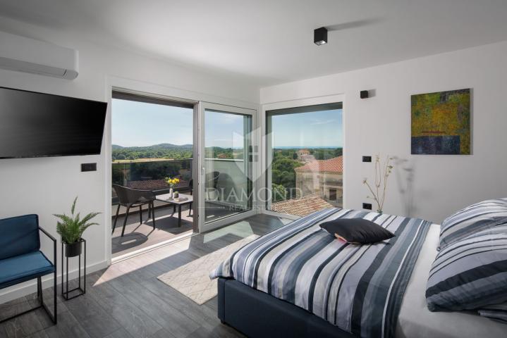 Vrsar – Umgebung: Villa mit Pool und Tennisplatz