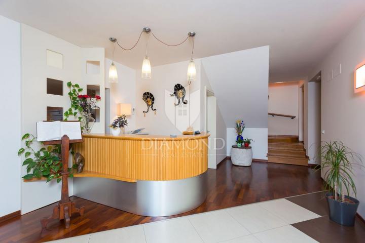 Novigrad, okolica, rustikalni restoran s apartmanima 