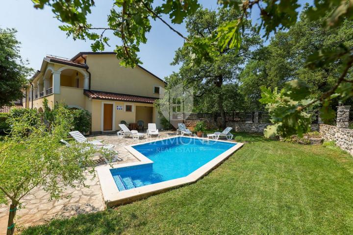 Novigrad, okolica, rustikalni restoran s apartmanima 
