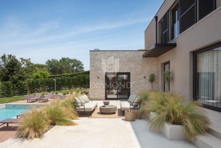 Poreč – surroundings: Dream villa in a peaceful location