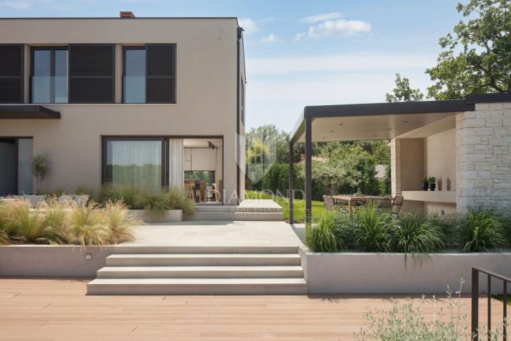 Poreč – surroundings: Dream villa in a peaceful location