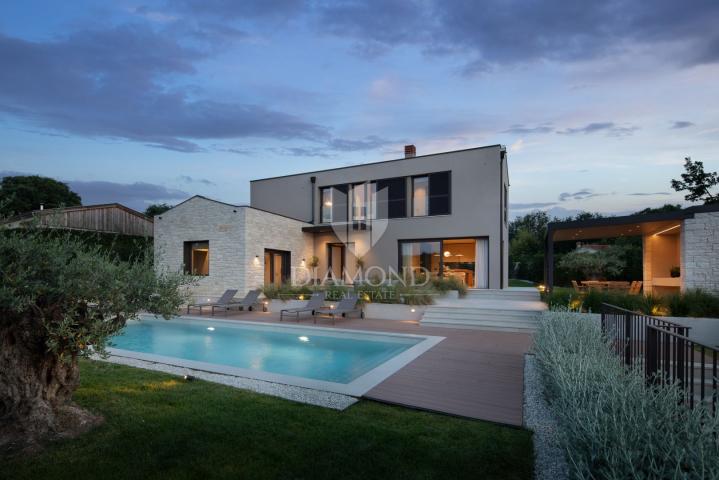 Poreč – surroundings: Dream villa in a peaceful location