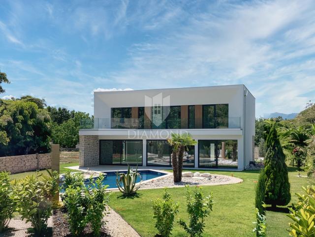 Poreč, okolica – Elegantna vila u novogradnji