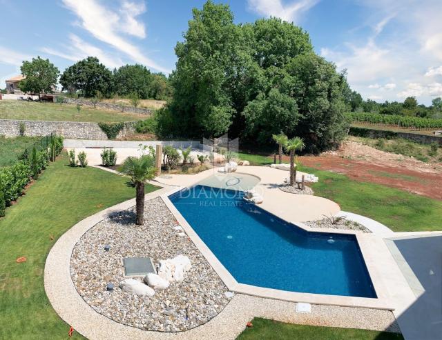 Poreč, okolica – Elegantna vila u novogradnji
