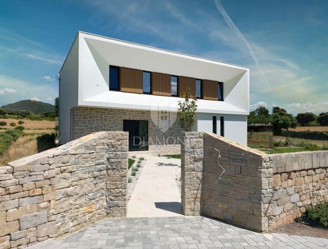 Poreč, okolica – Elegantna vila u novogradnji