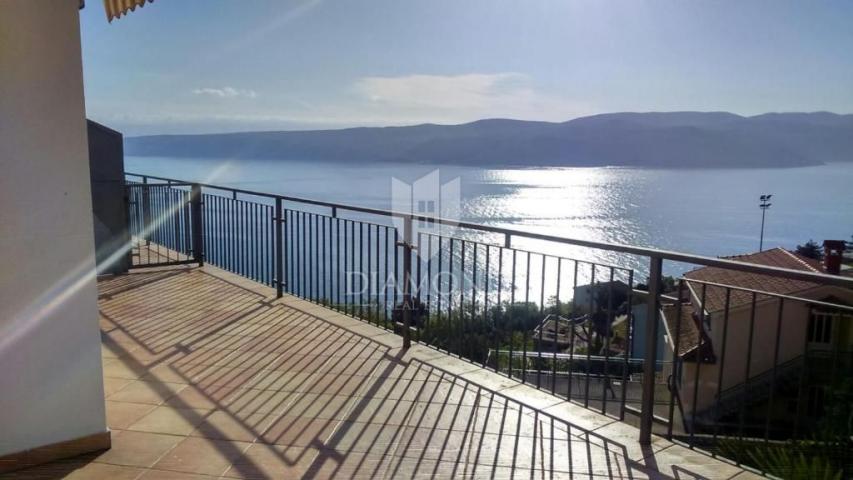 PLOMIN, OKOLICA, KUĆA SA PANORAMSKIM POGLEDEOM NA MORE