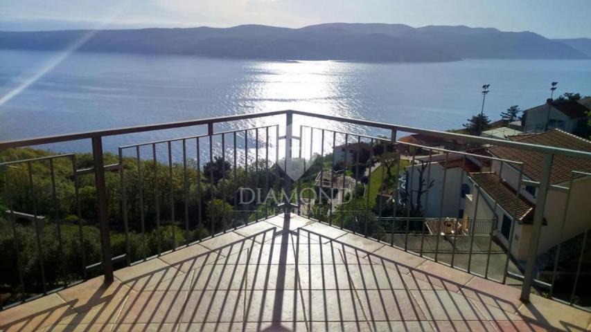 PLOMIN, OKOLICA, KUĆA SA PANORAMSKIM POGLEDEOM NA MORE