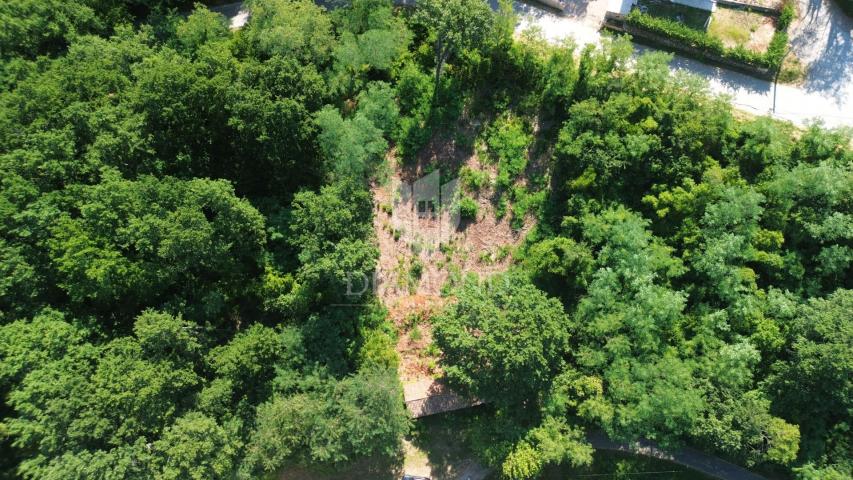 Labin, građevinsko zemljište sa objektom za renovaciju