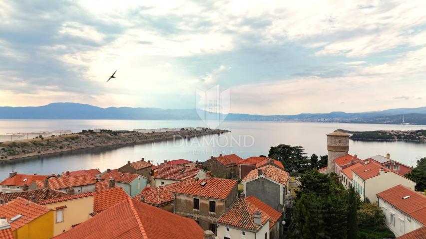 KRK-OMIŠALJ, KUĆA U STAROJ JEZGRI