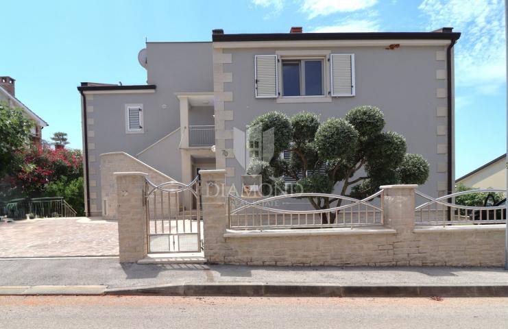 Poreč, Surroundings: Rare Find! Home for Living and Investment