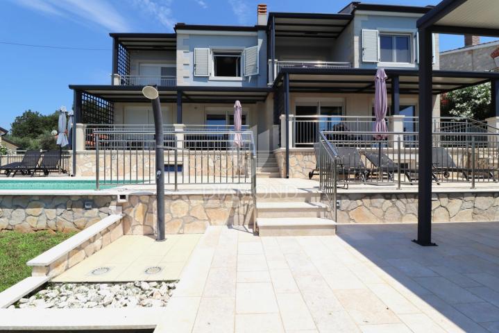 Poreč, Surroundings: Rare Find! Home for Living and Investment